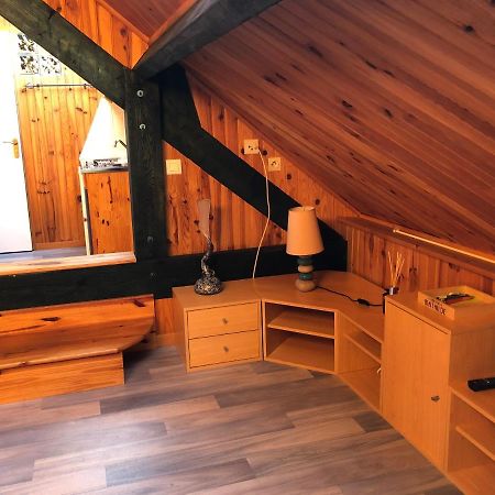 Appartement F1 Mansarde A 100M De La Plage, Proche De Arromanches Et Des Plages Du Debarquement Saint-Côme-de-Fresné Eksteriør bilde