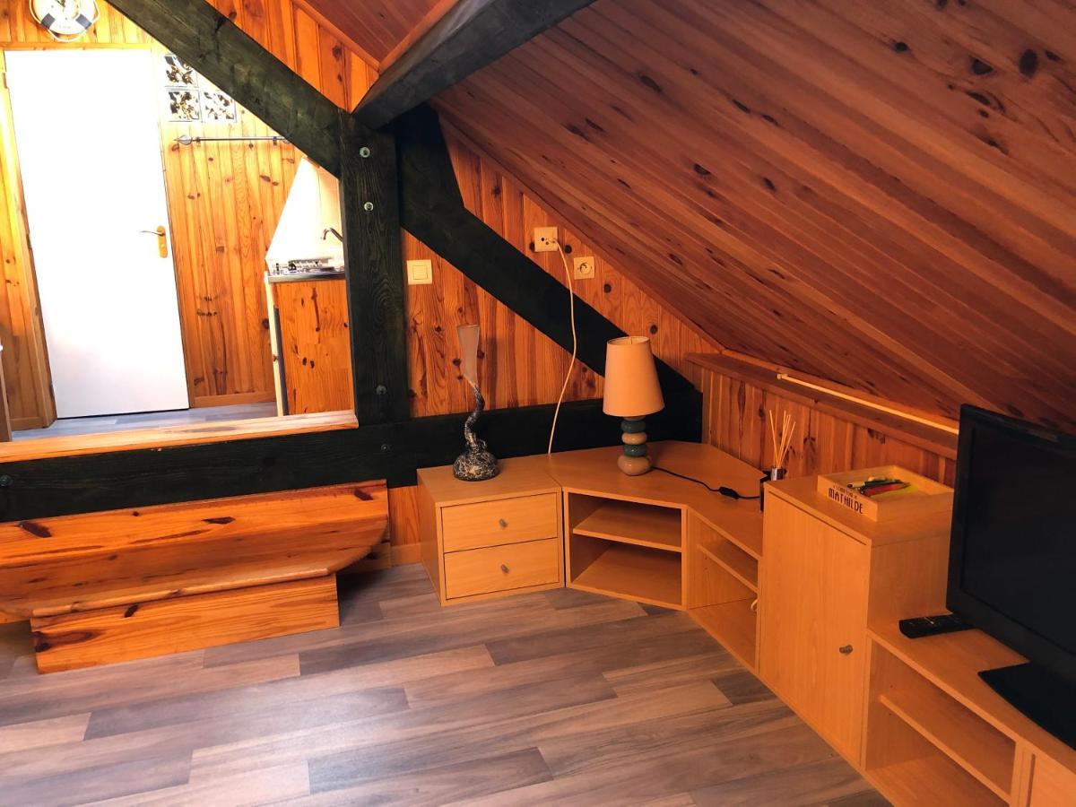 Appartement F1 Mansarde A 100M De La Plage, Proche De Arromanches Et Des Plages Du Debarquement Saint-Côme-de-Fresné Eksteriør bilde