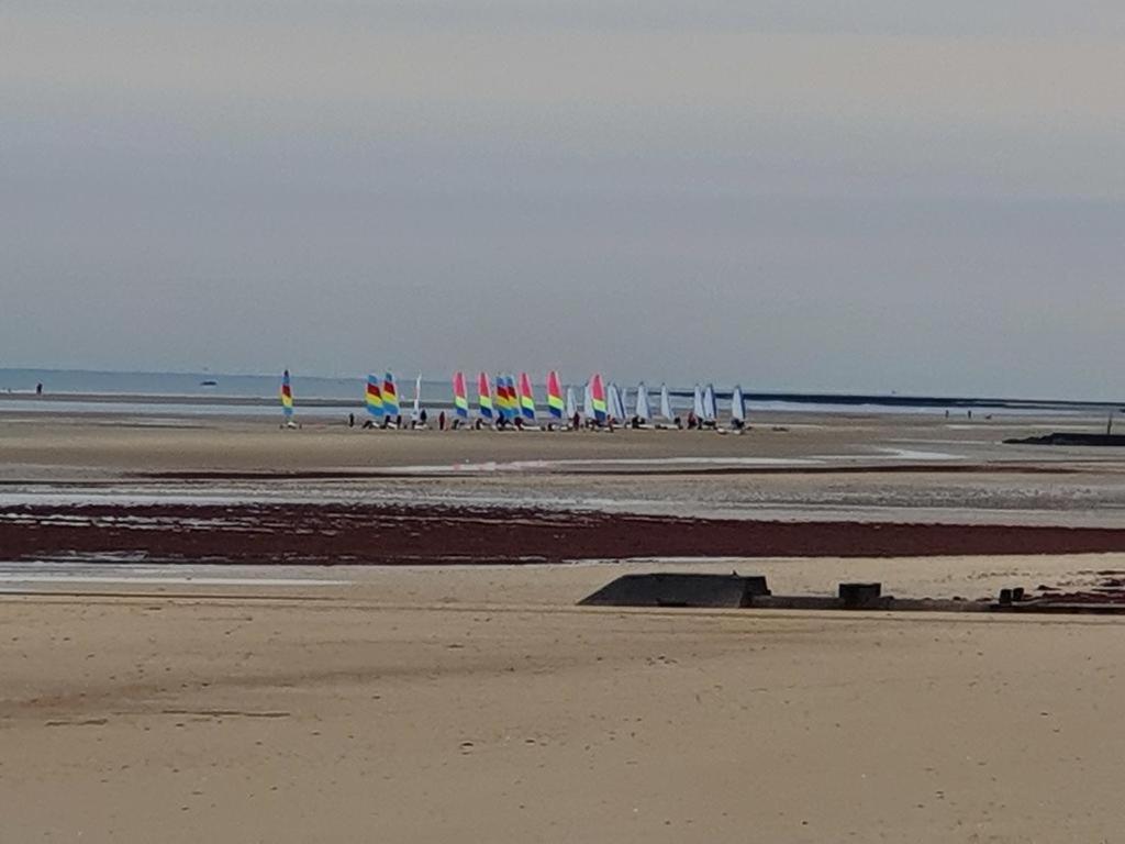Appartement F1 Mansarde A 100M De La Plage, Proche De Arromanches Et Des Plages Du Debarquement Saint-Côme-de-Fresné Eksteriør bilde
